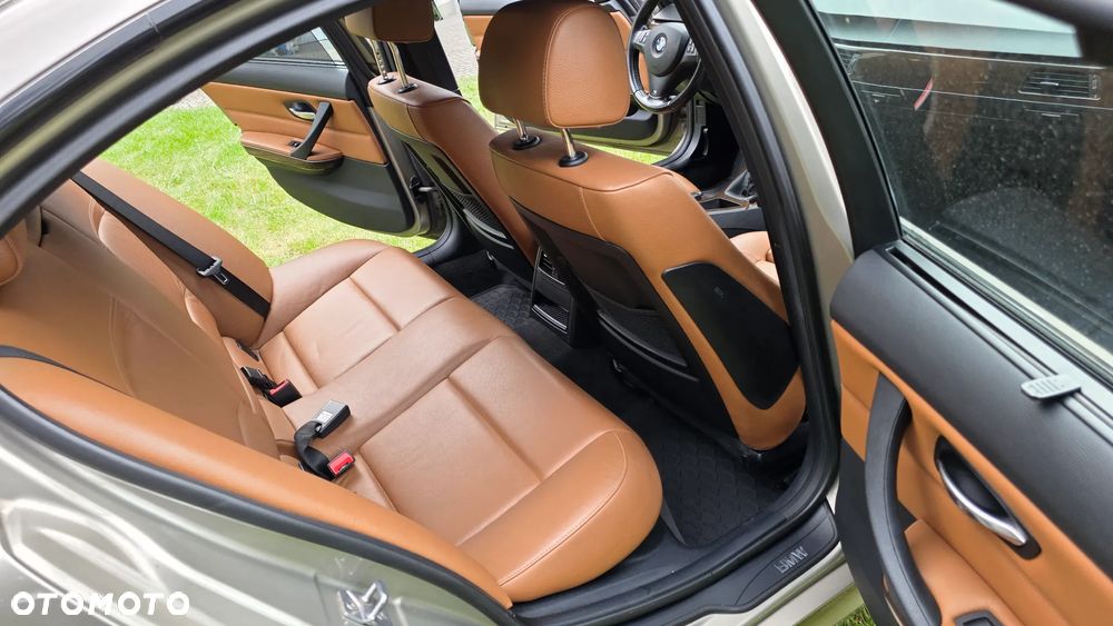 BMW Seria 3 318d - 36