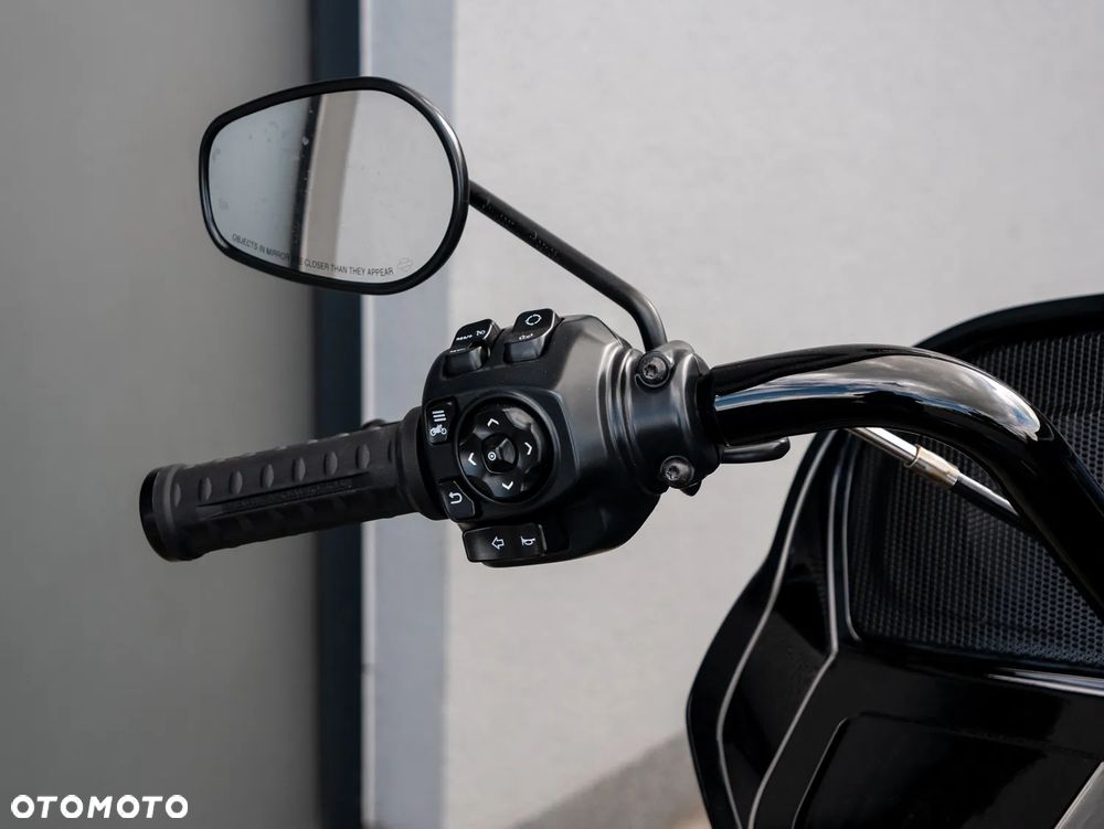 Harley-Davidson Touring Road Glide - 28