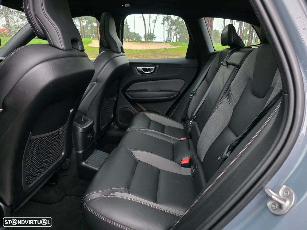 Volvo XC 60 2.0 T6 PHEV R-Design AWD - 16