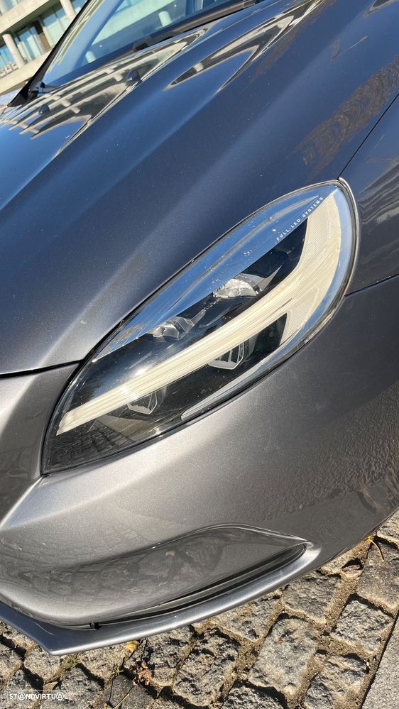 Volvo V40 2.0 D3 Momentum Geartronic - 2