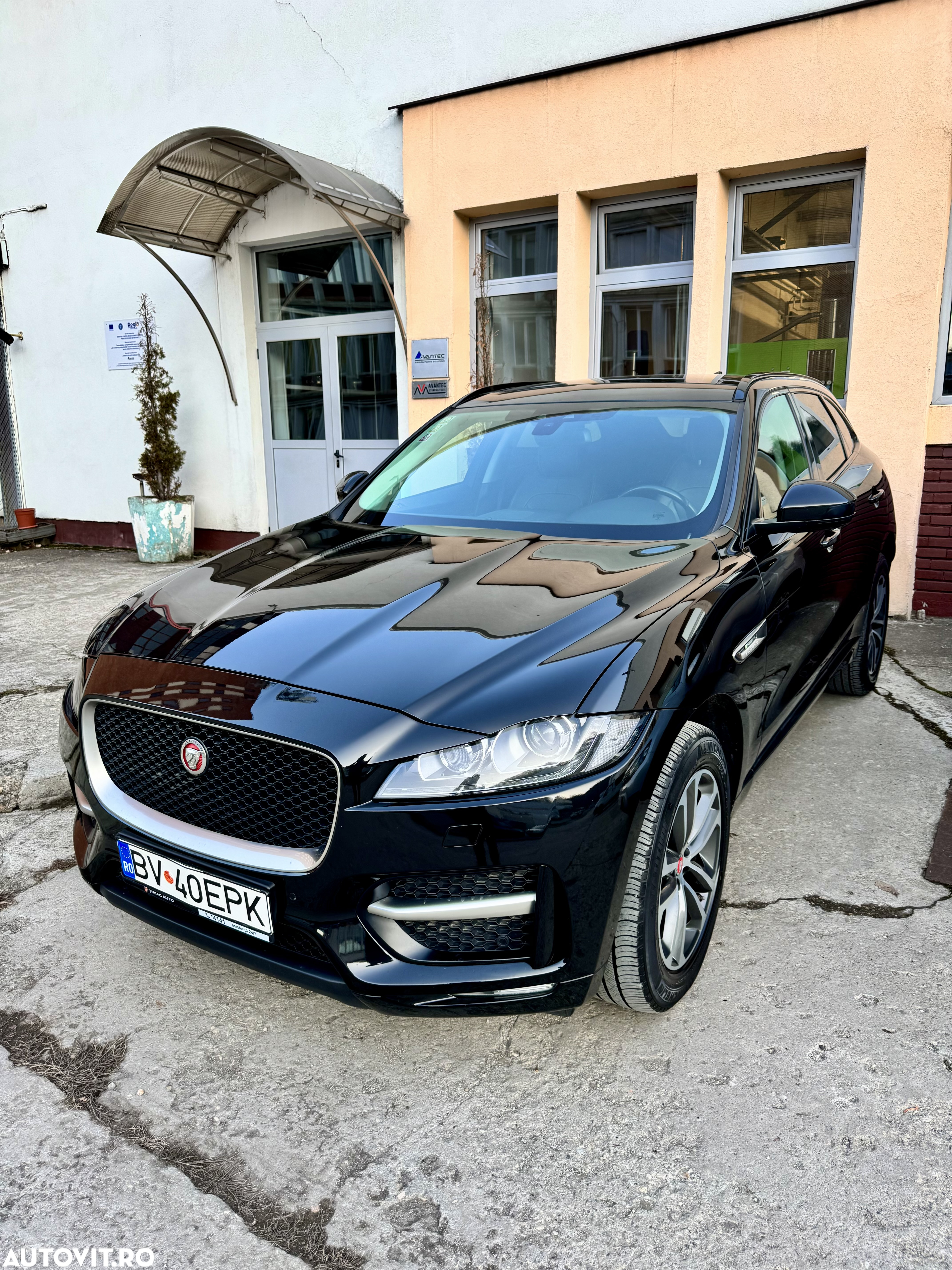 Jaguar F-Pace 20d AWD R-Sport - 30