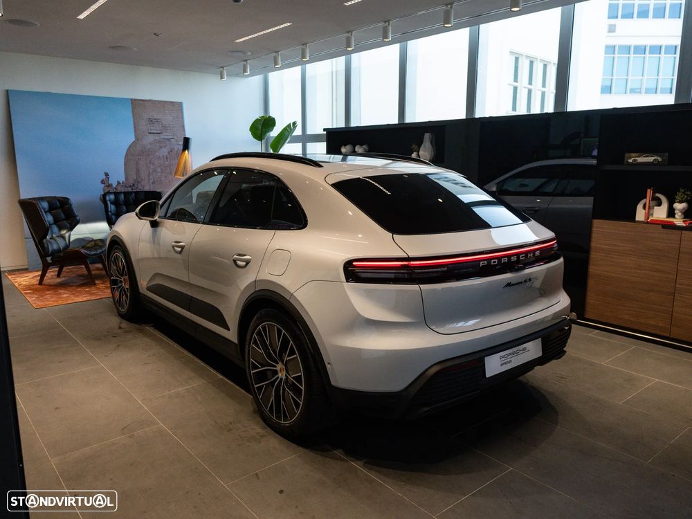 Porsche Macan Electric 4S - 9