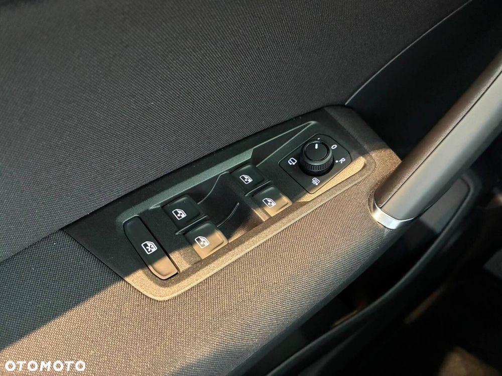 Volkswagen Touran - 20