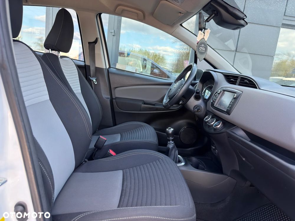 Toyota Yaris 1.5 Premium CVT - 30