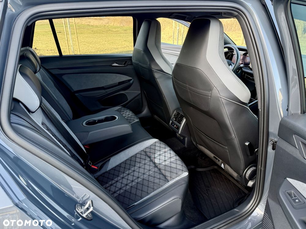 Volkswagen Golf - 23