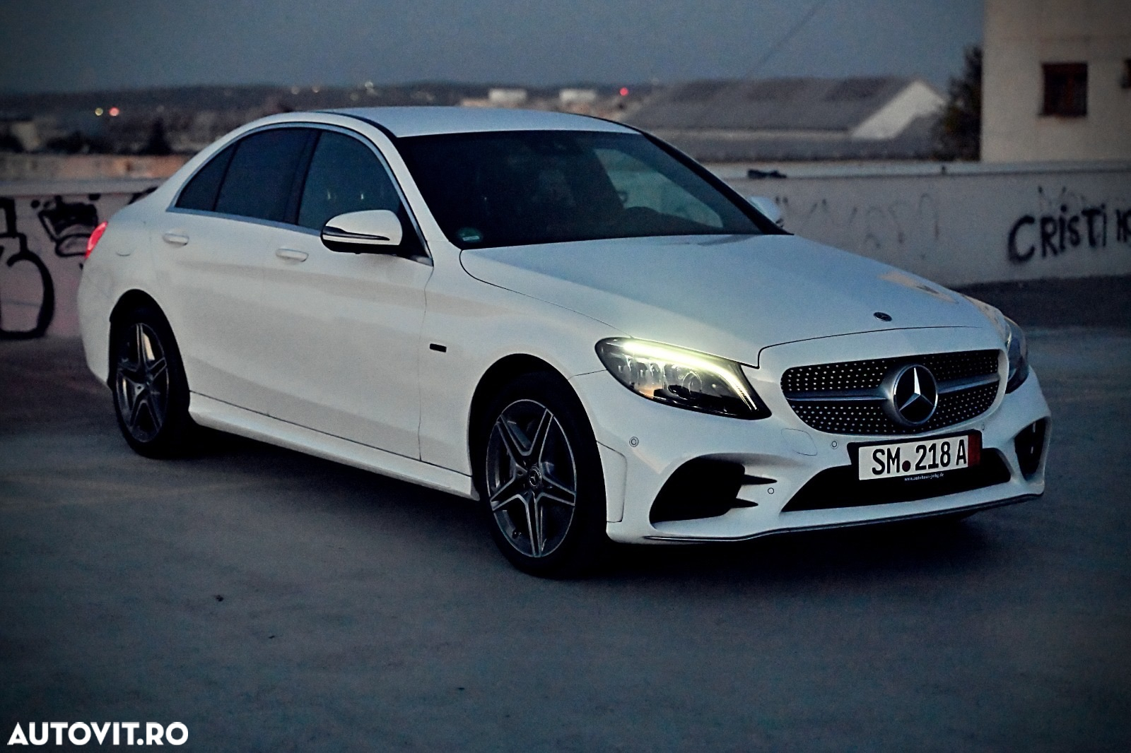 Mercedes-Benz C 300 e 4Matic 9G-TRONIC AMG Line - 2