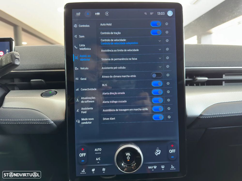 Ford Mustang Mach-E Premium - 13