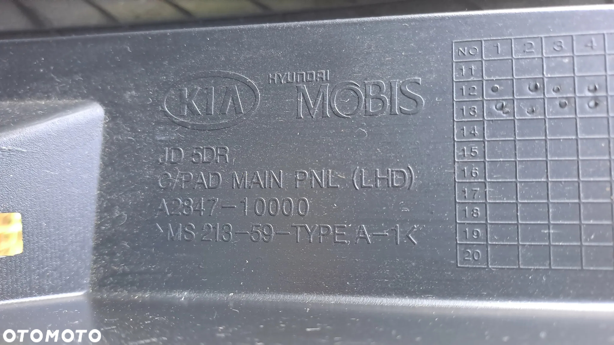 KIA CEED II 12-18 DESKA ROZDZIELCZA KONSOLA KOKPIT EU A2847-10000 - 13