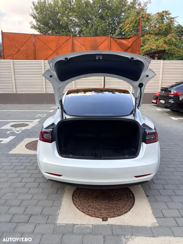 Tesla Model 3 RWD - 4