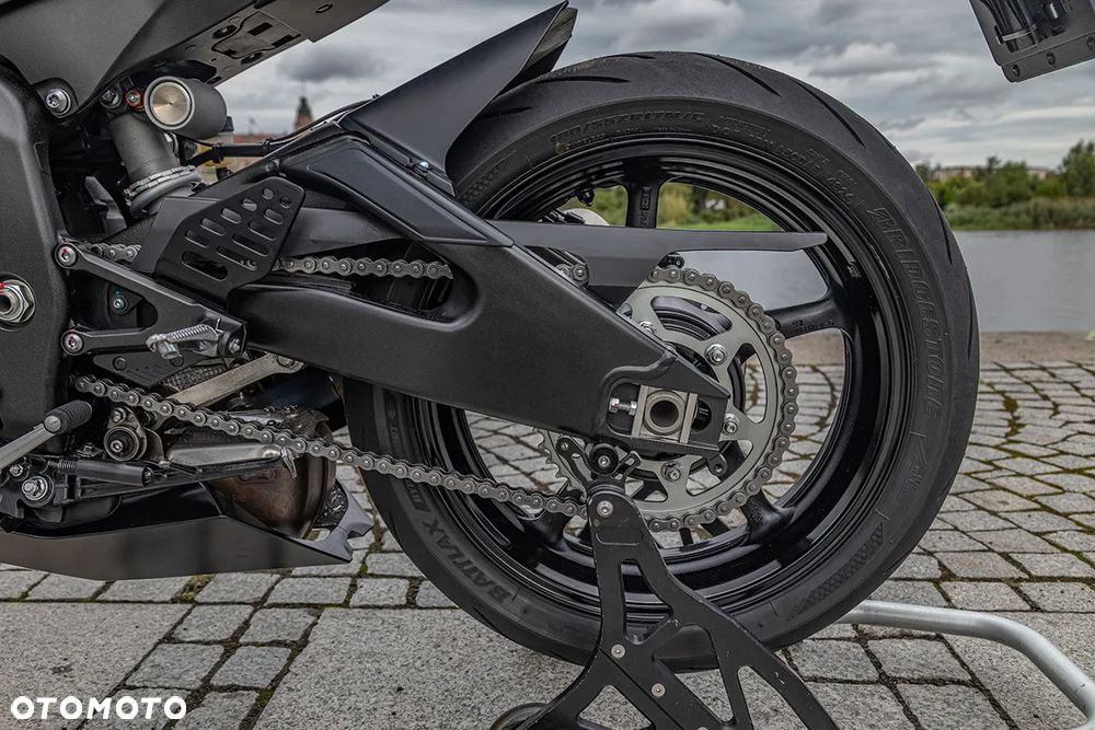 Yamaha R6 - 17
