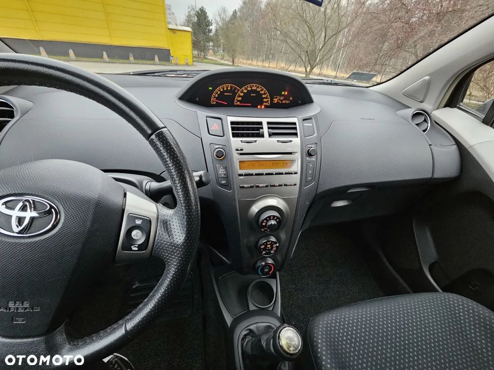 Toyota Yaris 1.33 VVT-i Cool+ - 21