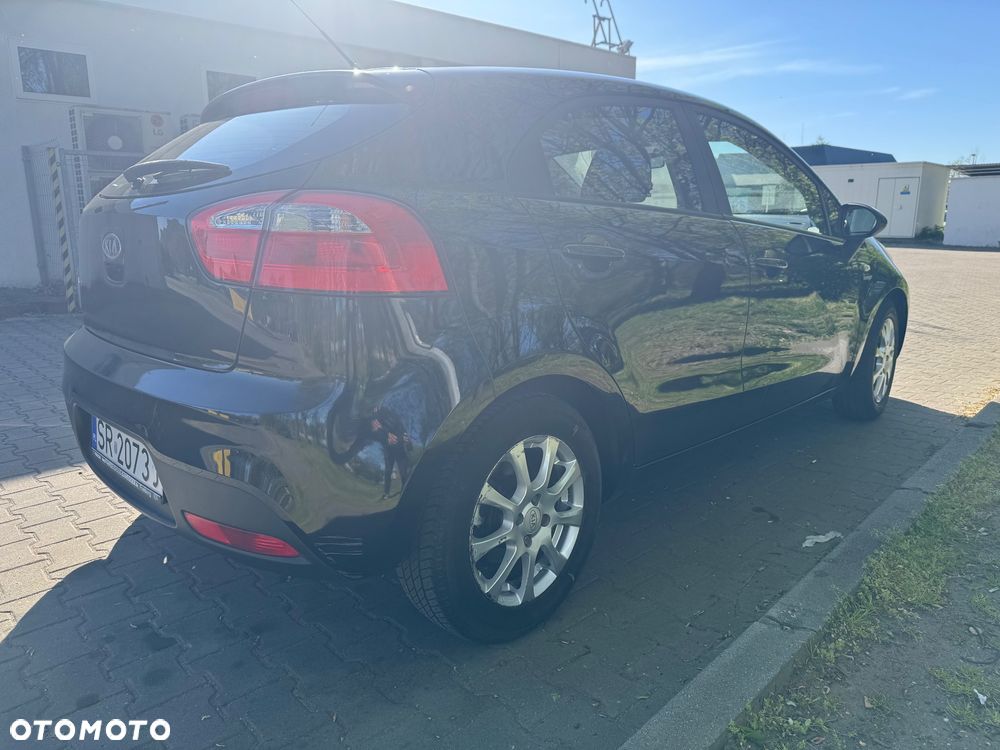 Kia Rio - 3