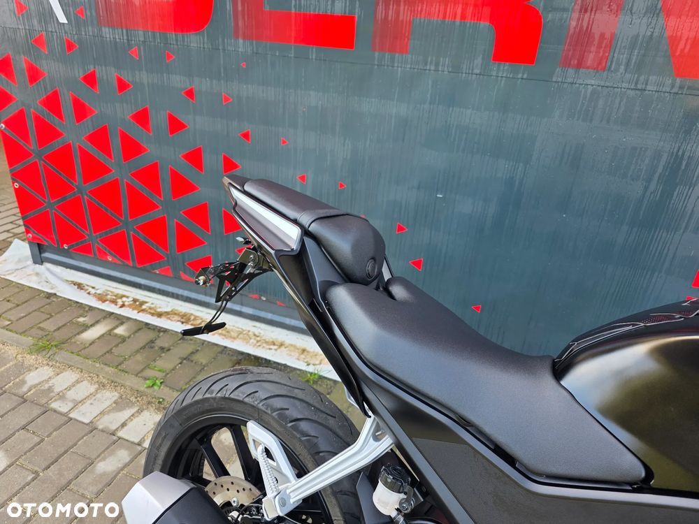 Yamaha YZF - 21