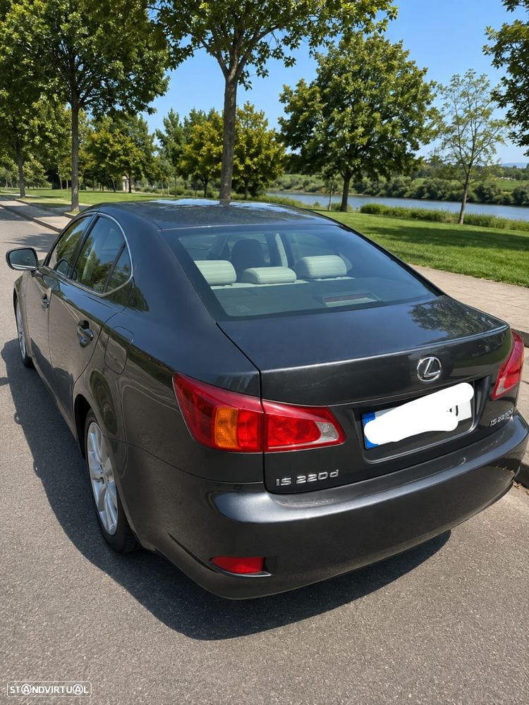 Lexus IS 220 - 3