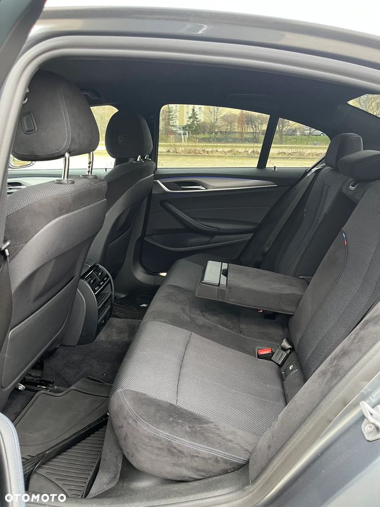 BMW Seria 5 520d xDrive - 13