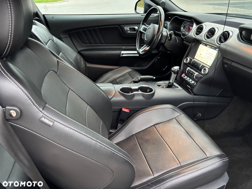 Ford Mustang - 22