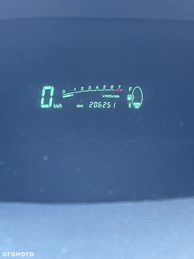 Toyota Yaris 1.3 - 14