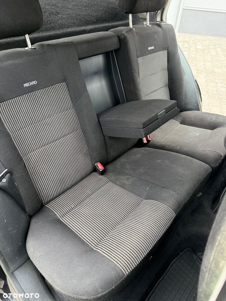 Volkswagen Golf 1.9 TDI Highline - 21