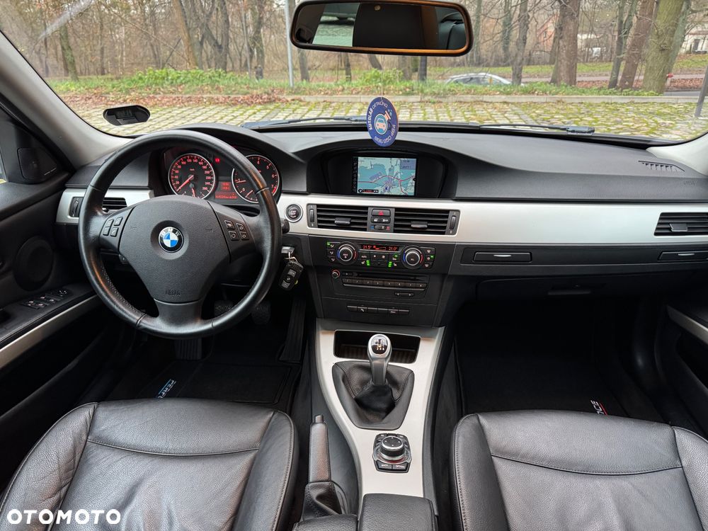 BMW Seria 3 320i Edition Sport - 28