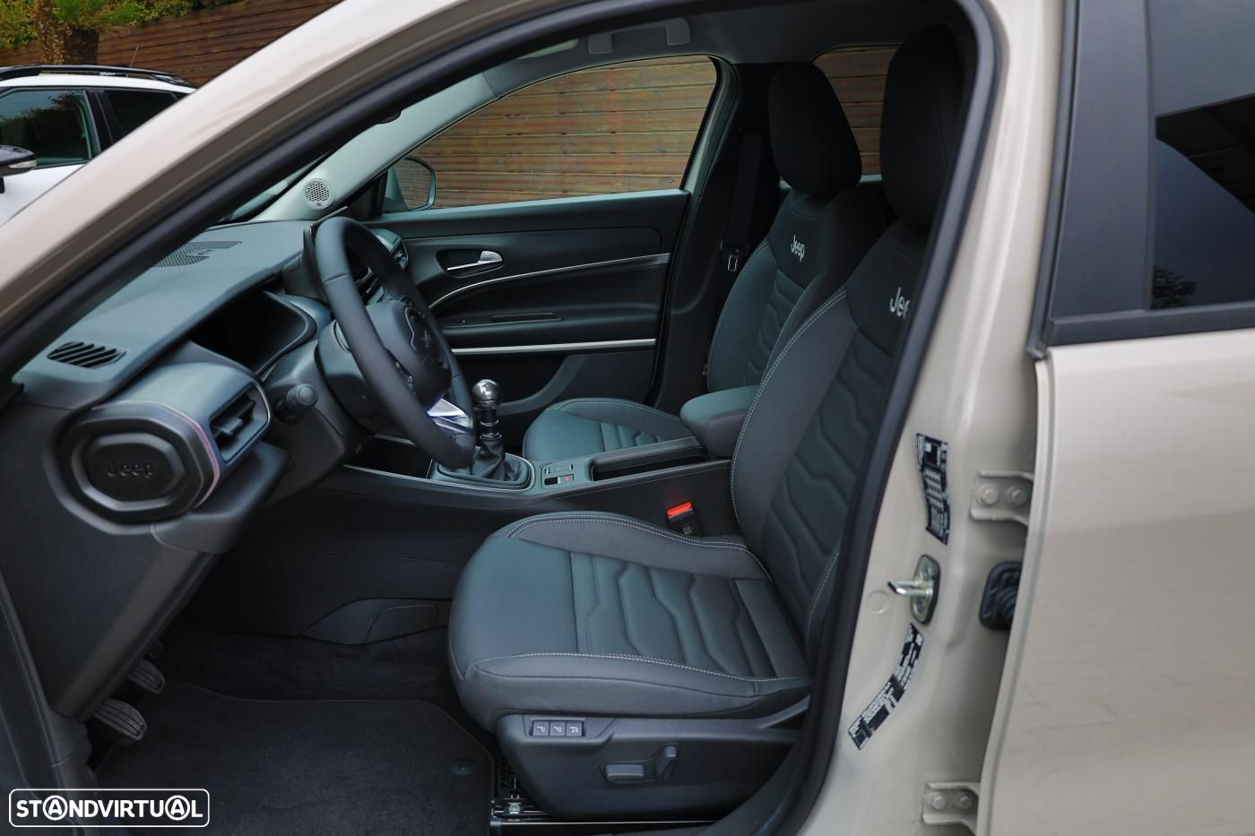 Jeep Avenger 1.2 GSE T3 Summit - 7