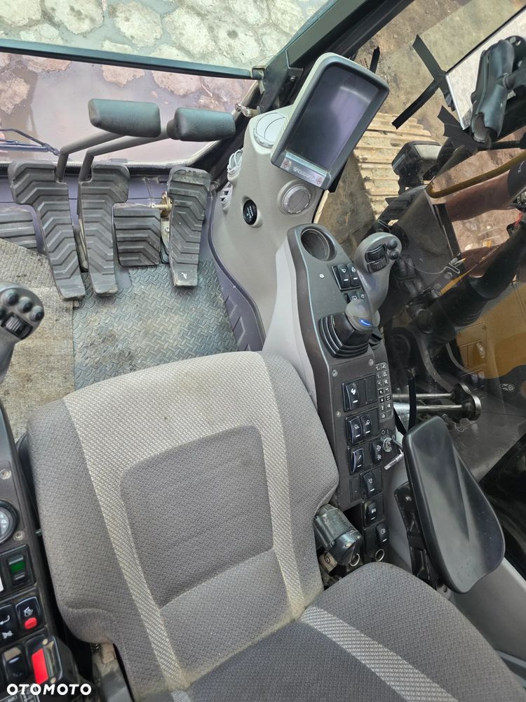 Volvo EC220 DL - 13