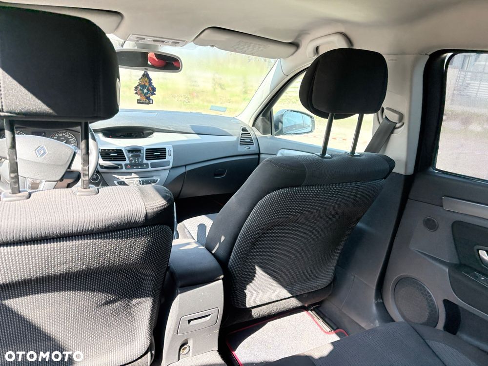 Renault Laguna dCi 110 FAP Emotion - 17