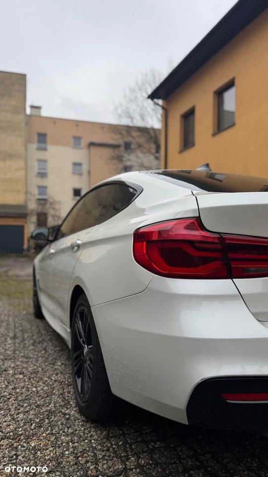 BMW 3GT 320d M Sport - 2