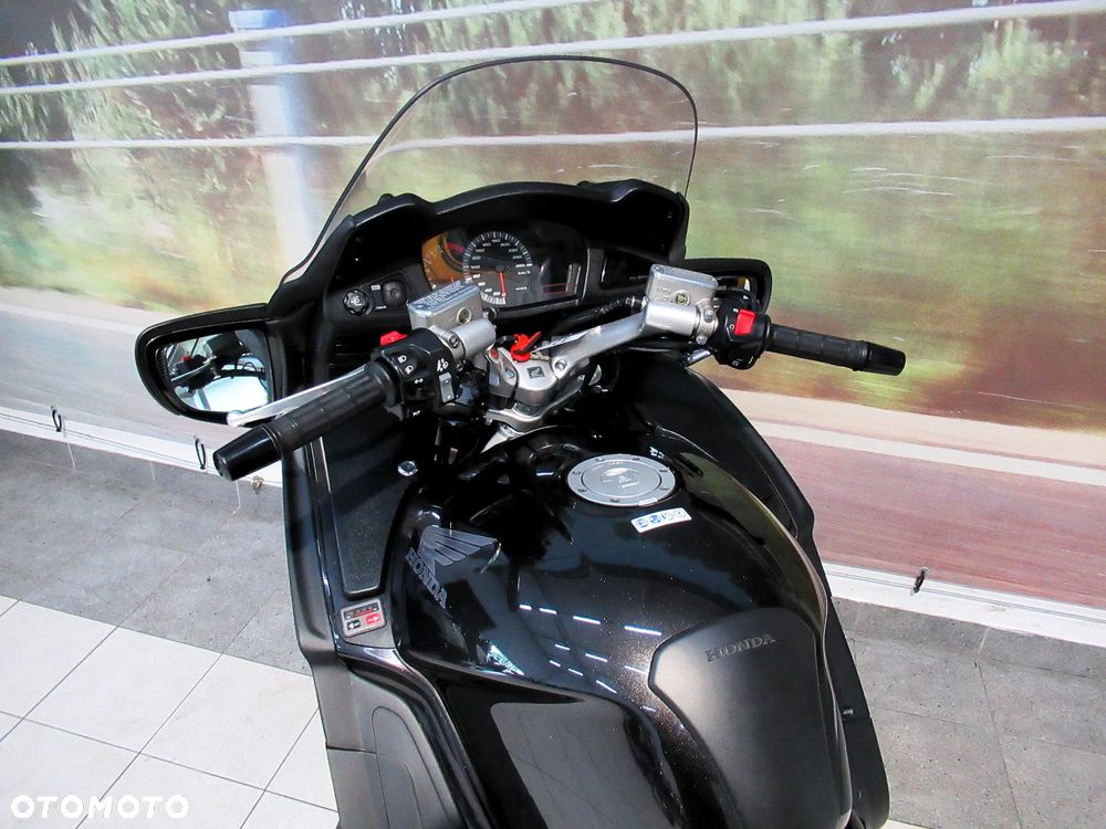 Honda ST - 8