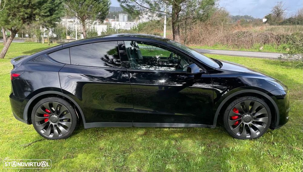 Tesla Model Y Performance Dual Motor AWD - 15
