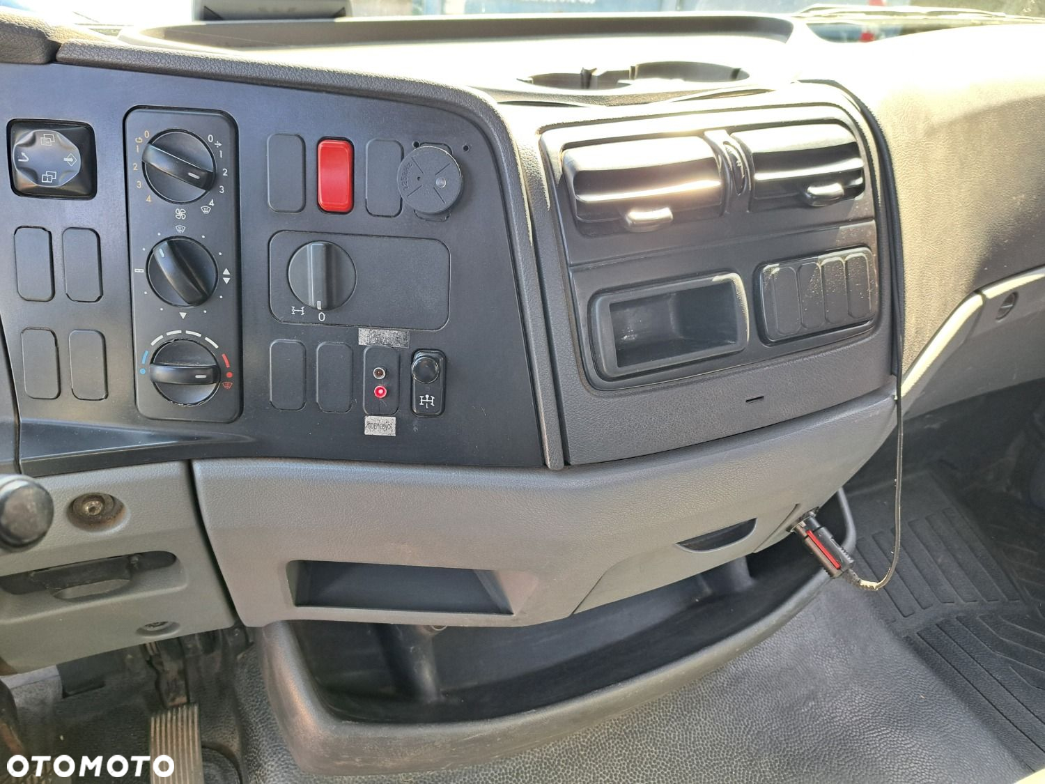 Versalift Atego 915 K - 18