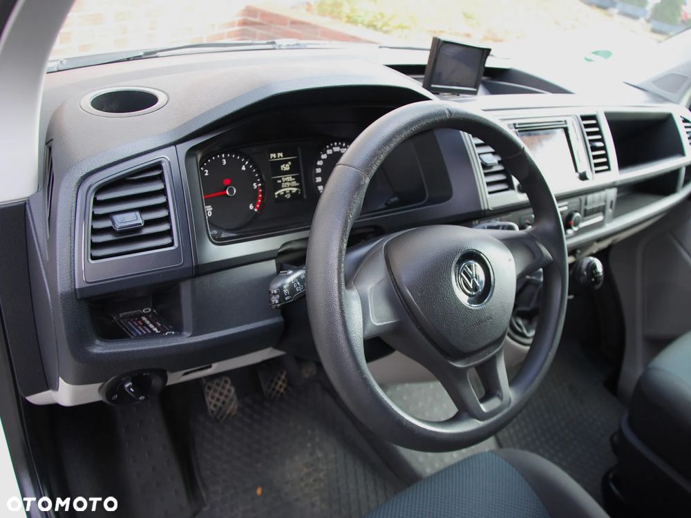Volkswagen Transporter - 9