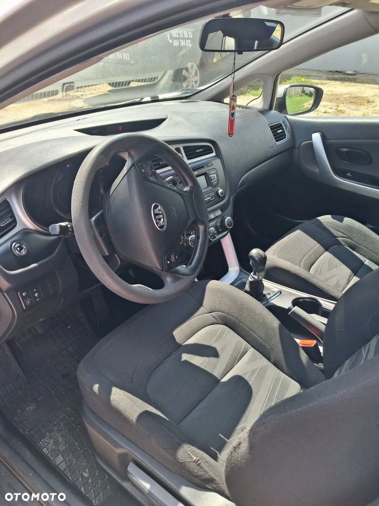 Kia Ceed 1.4 L - 11