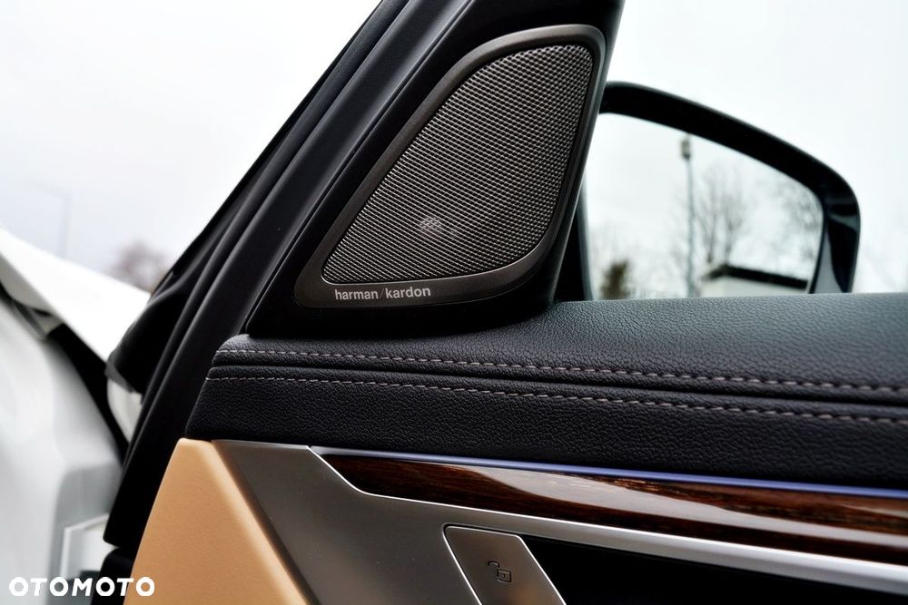 BMW Seria 7 750Li xDrive - 9