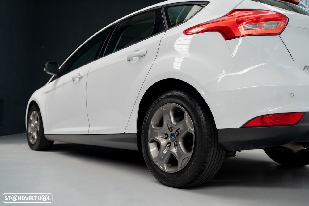 Ford Focus 1.0 SCTi Trend - 24