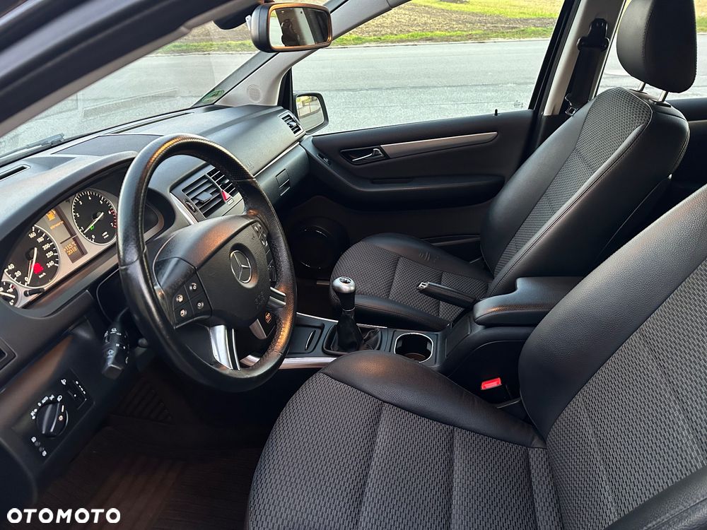 Mercedes-Benz Klasa B 150 BlueEffICIENCY - 20