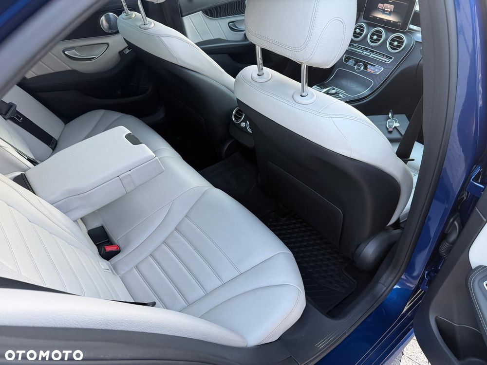 Mercedes-Benz Klasa C AMG 43 4Matic 9G-TRONIC - 21