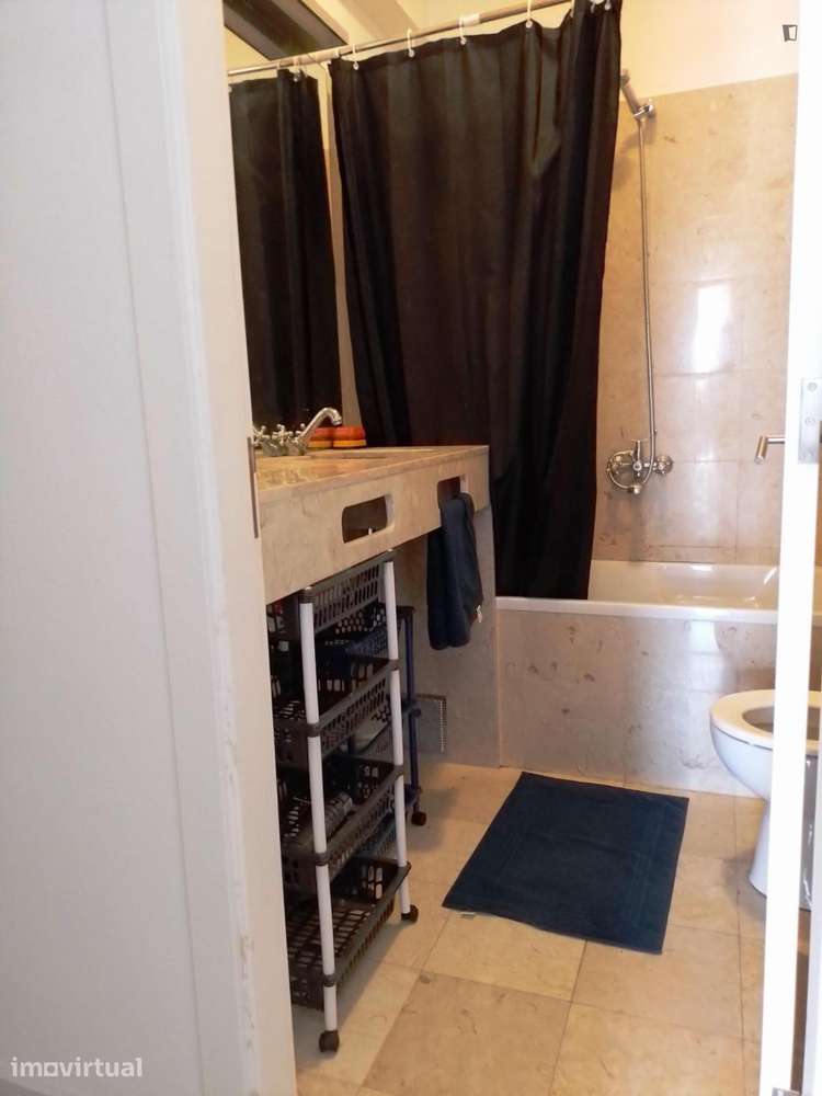 Quarto - localizado em Olaias Lisbon - Grande imagem: 3/17