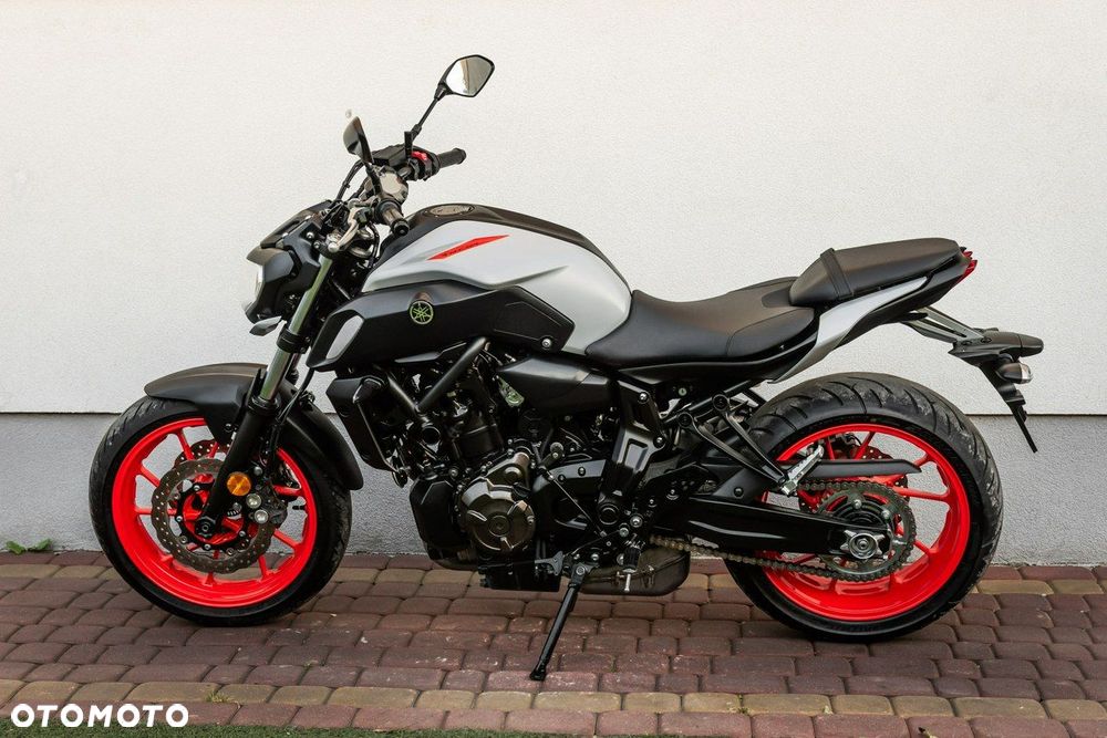 Yamaha MT - 5