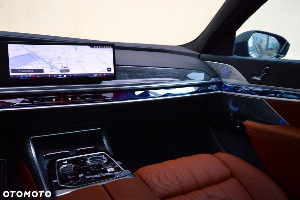 BMW Seria 7 740d xDrive mHEV Individual Edition sport - 24