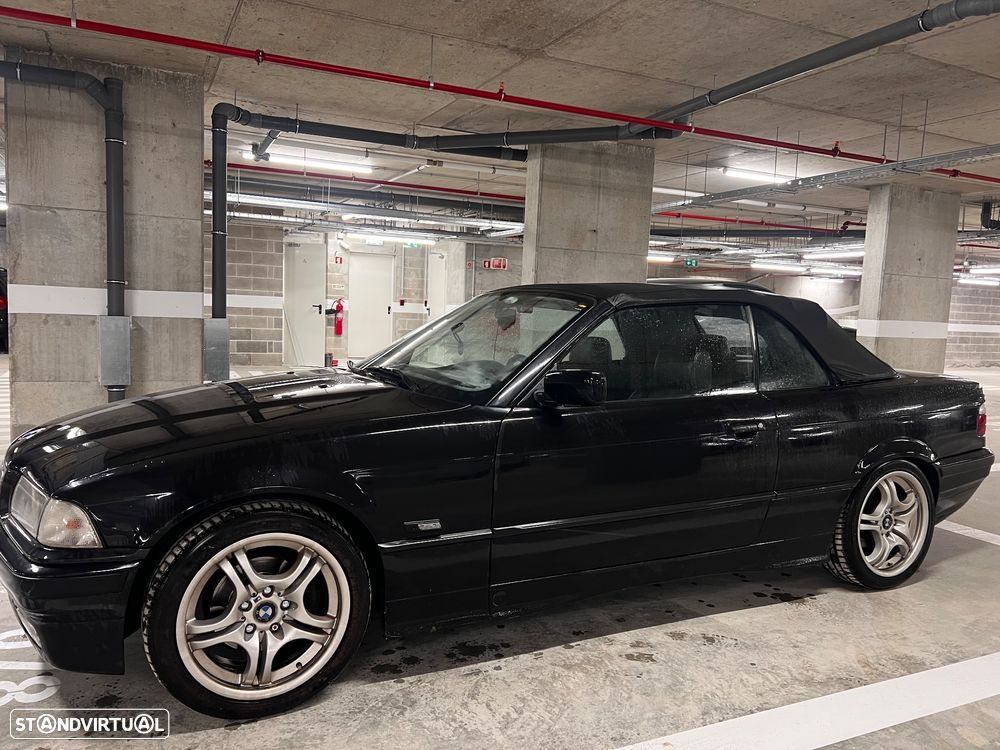 BMW 320 i Touring - 1