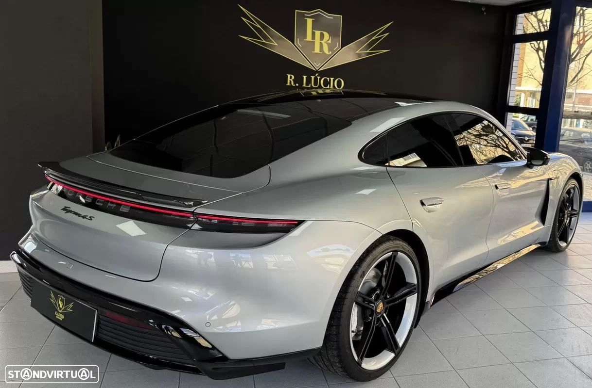 Porsche Taycan 4S - 24