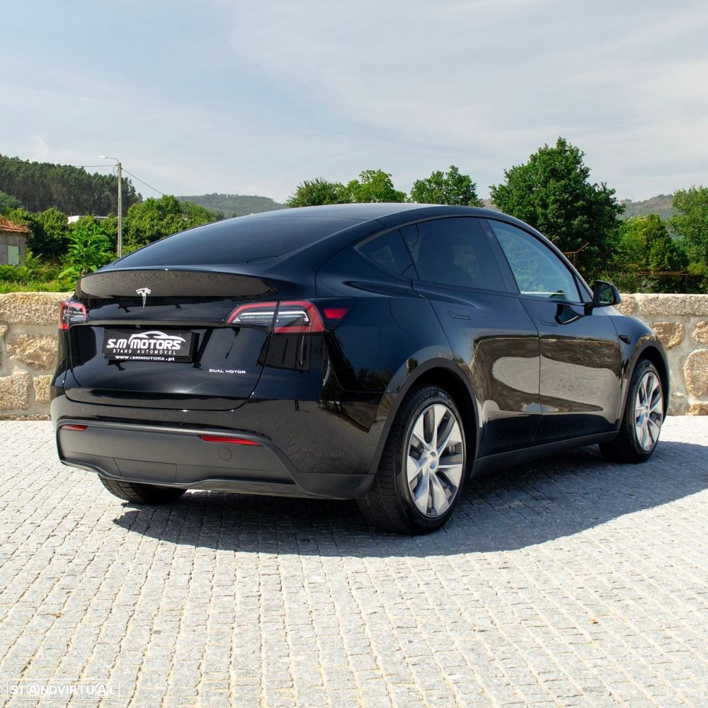 Tesla Model Y Long Range Dual Motor AWD - 7