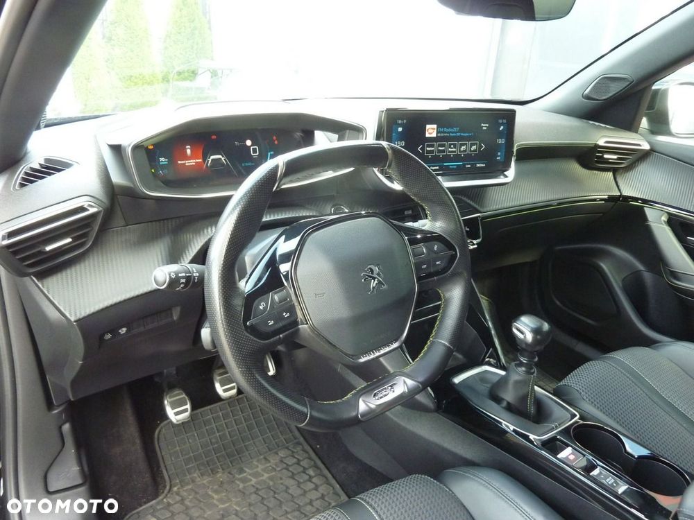 Peugeot 2008 - 9