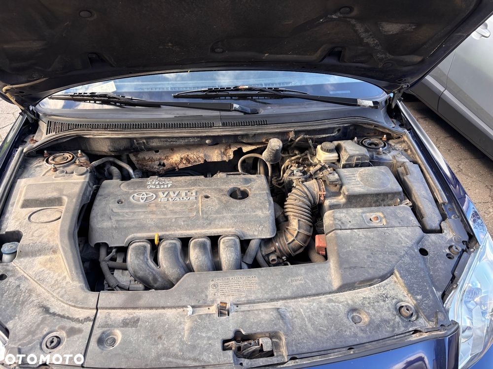 Toyota Avensis 1.8 VVT-i Luna - 16