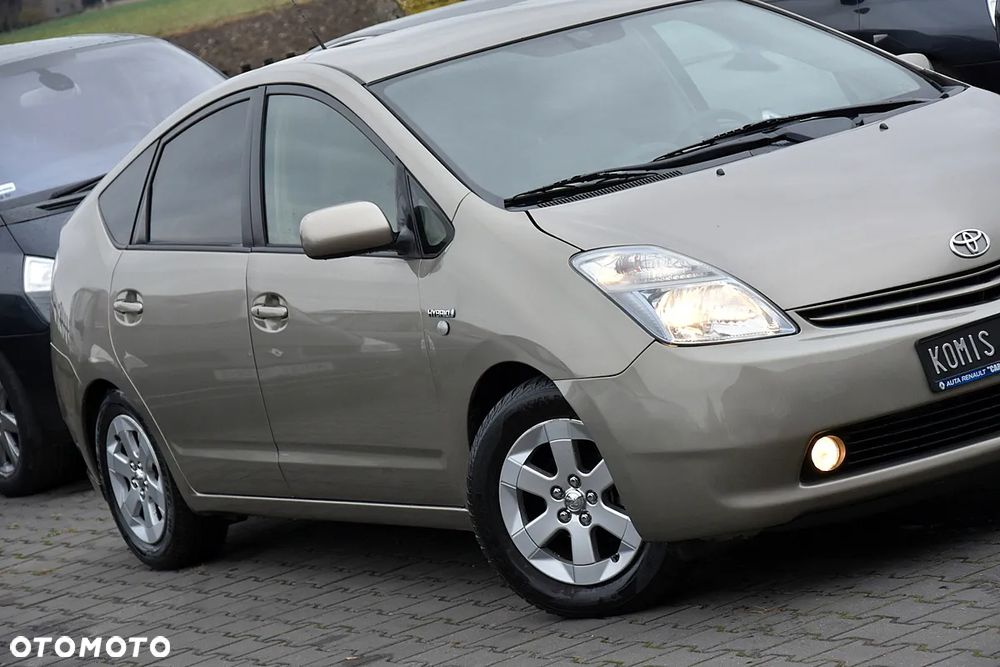 Toyota Prius 1.5 VVT-i Prestige - 4