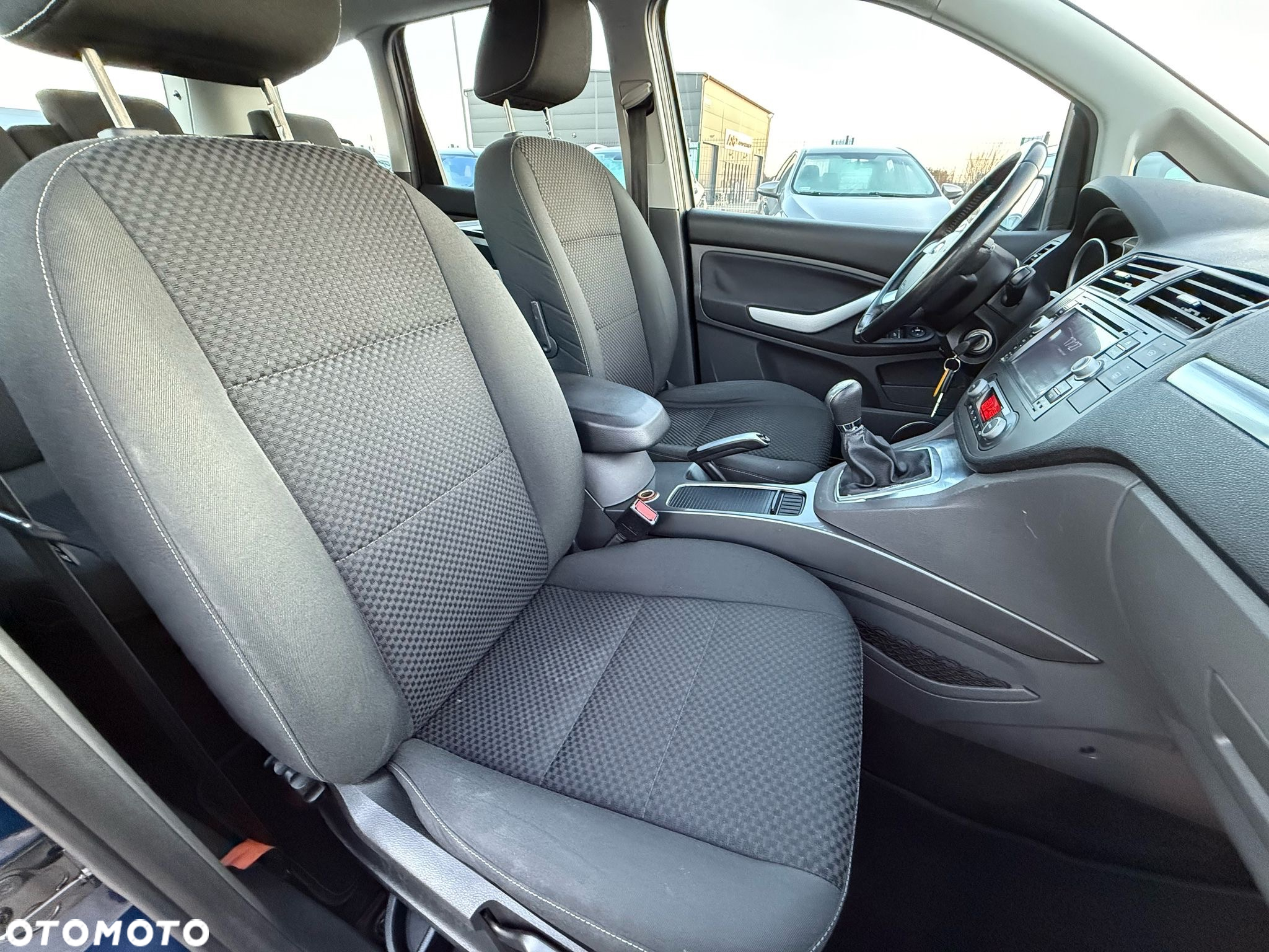 Ford C-MAX 2.0 Ghia - 22