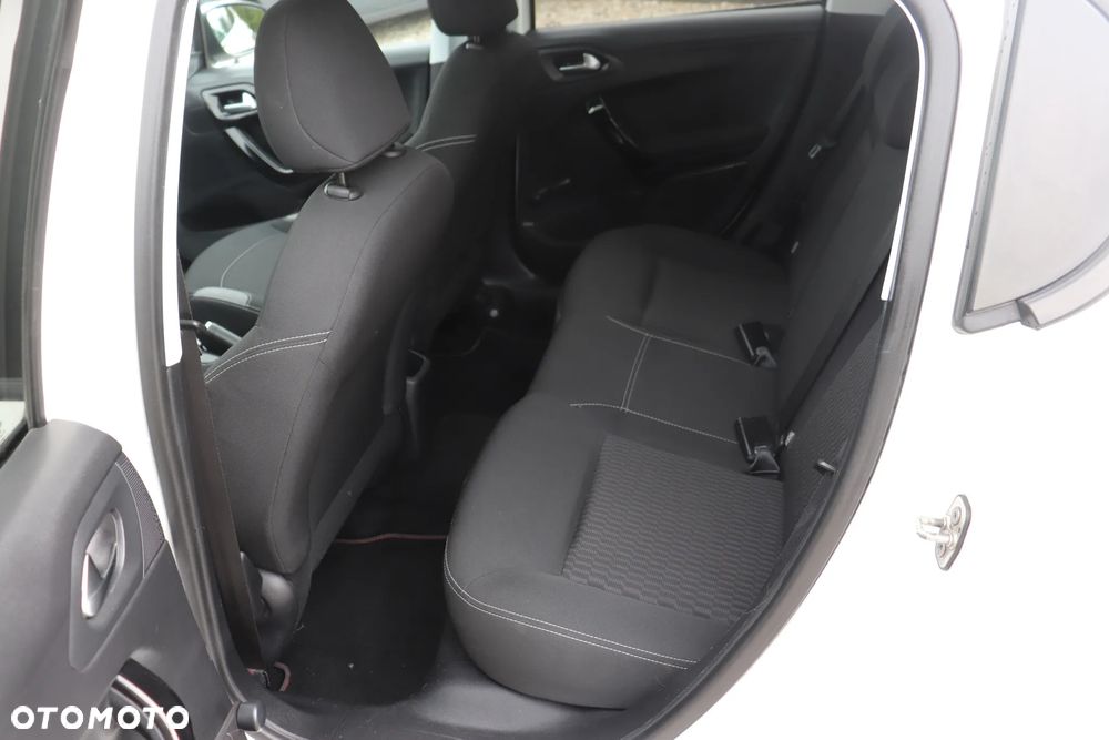 Peugeot 208 82 VTI Allure - 18
