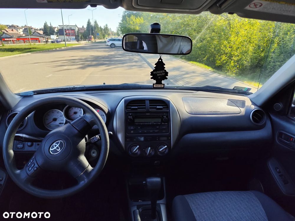 Toyota RAV4 - 10