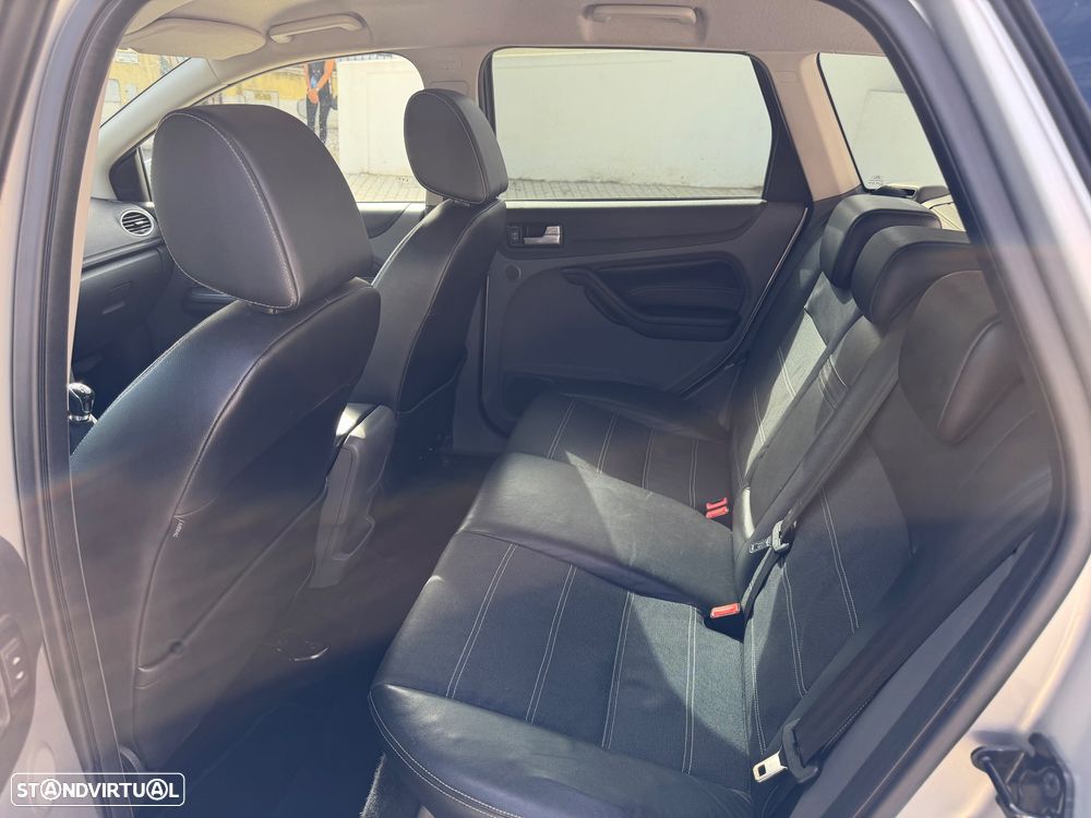 Ford Focus SW 1.6 TDCi Titanium - 11