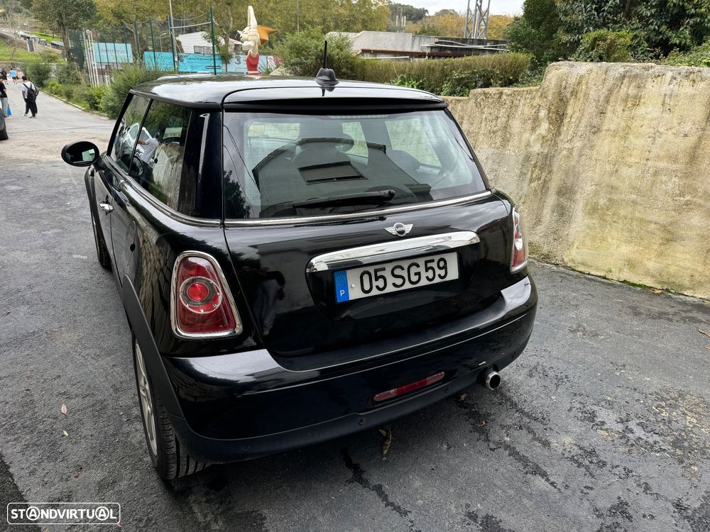 MINI 3 Portas One D - 4